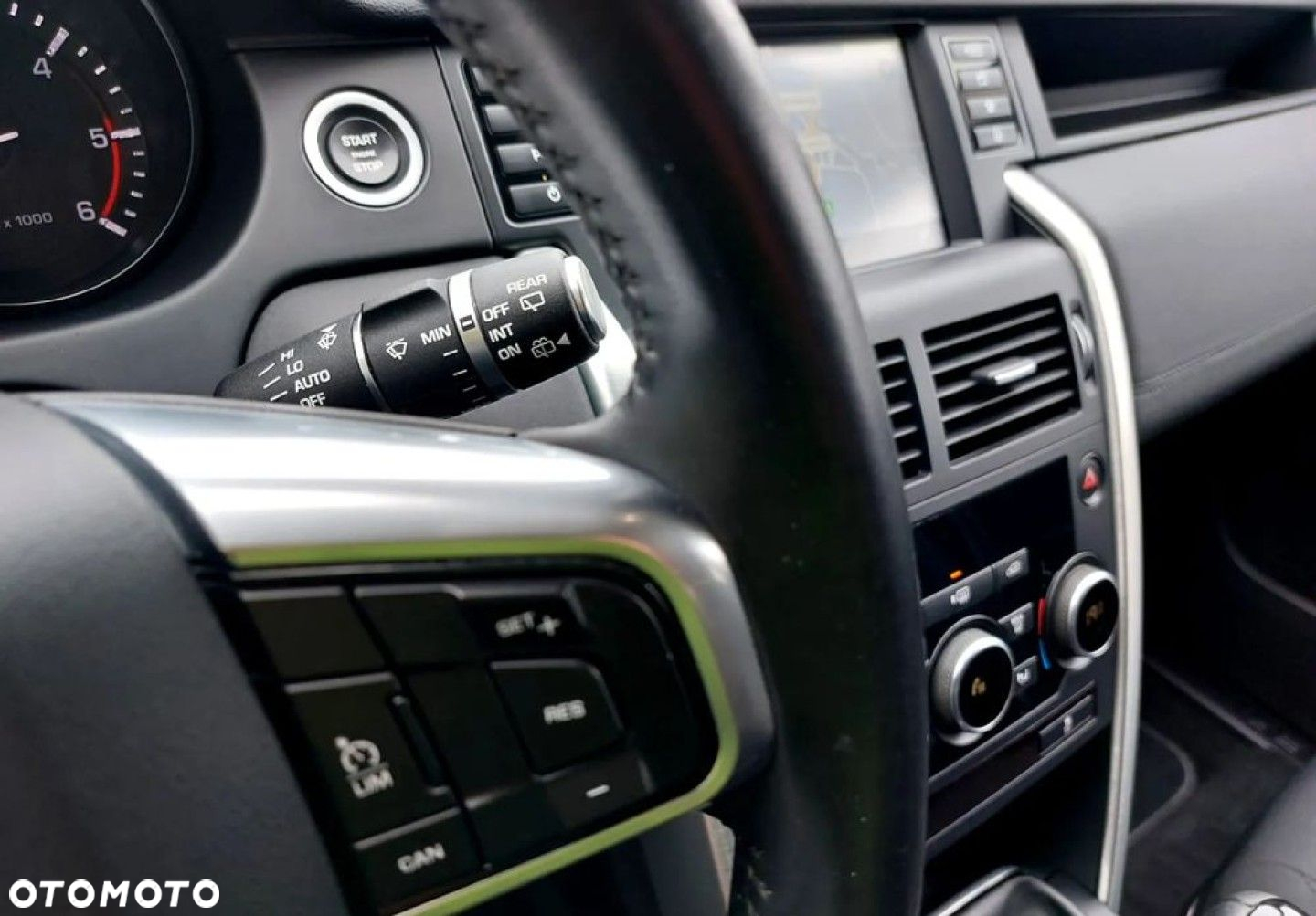 Land Rover Discovery Sport - 11