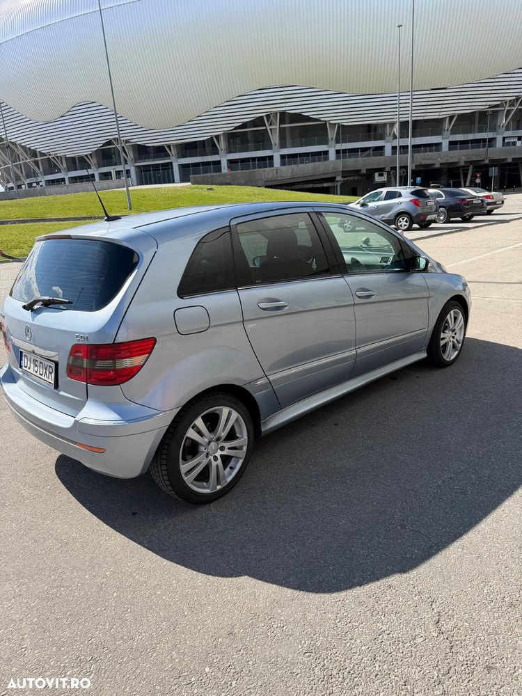 Mercedes-Benz B 180 - 4