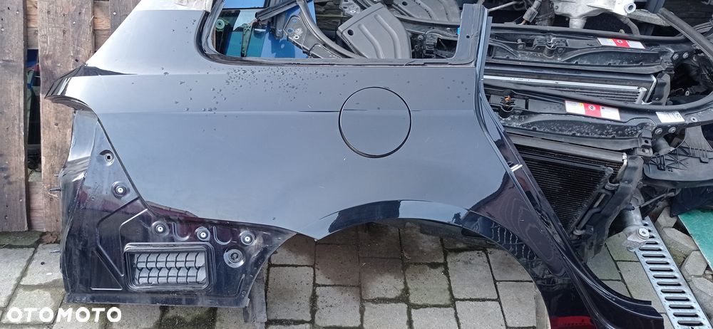 VW Passat B7 błotnik tylny prawy próg słupek LC9X - 1