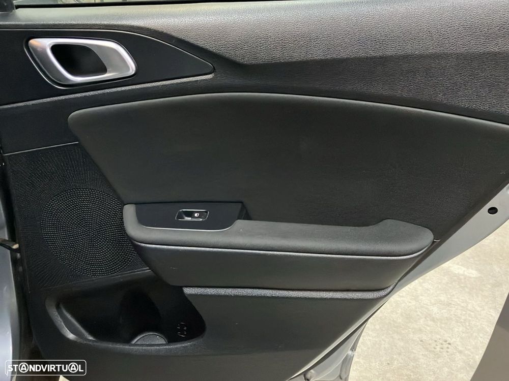 Kia XCeed 1.0 T-GDI Drive - 23