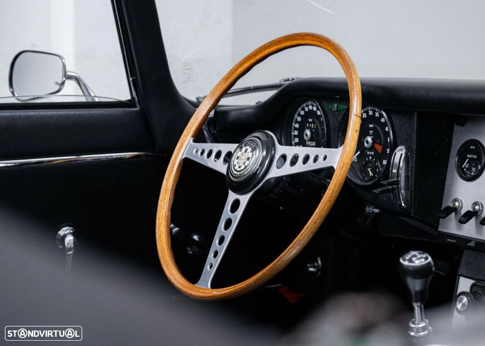 Jaguar E-Type - 24