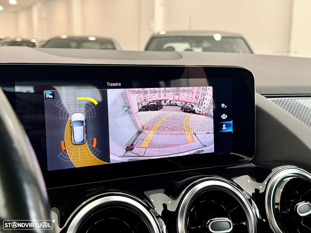 Mercedes-Benz GLA 180 d AMG Line - 11