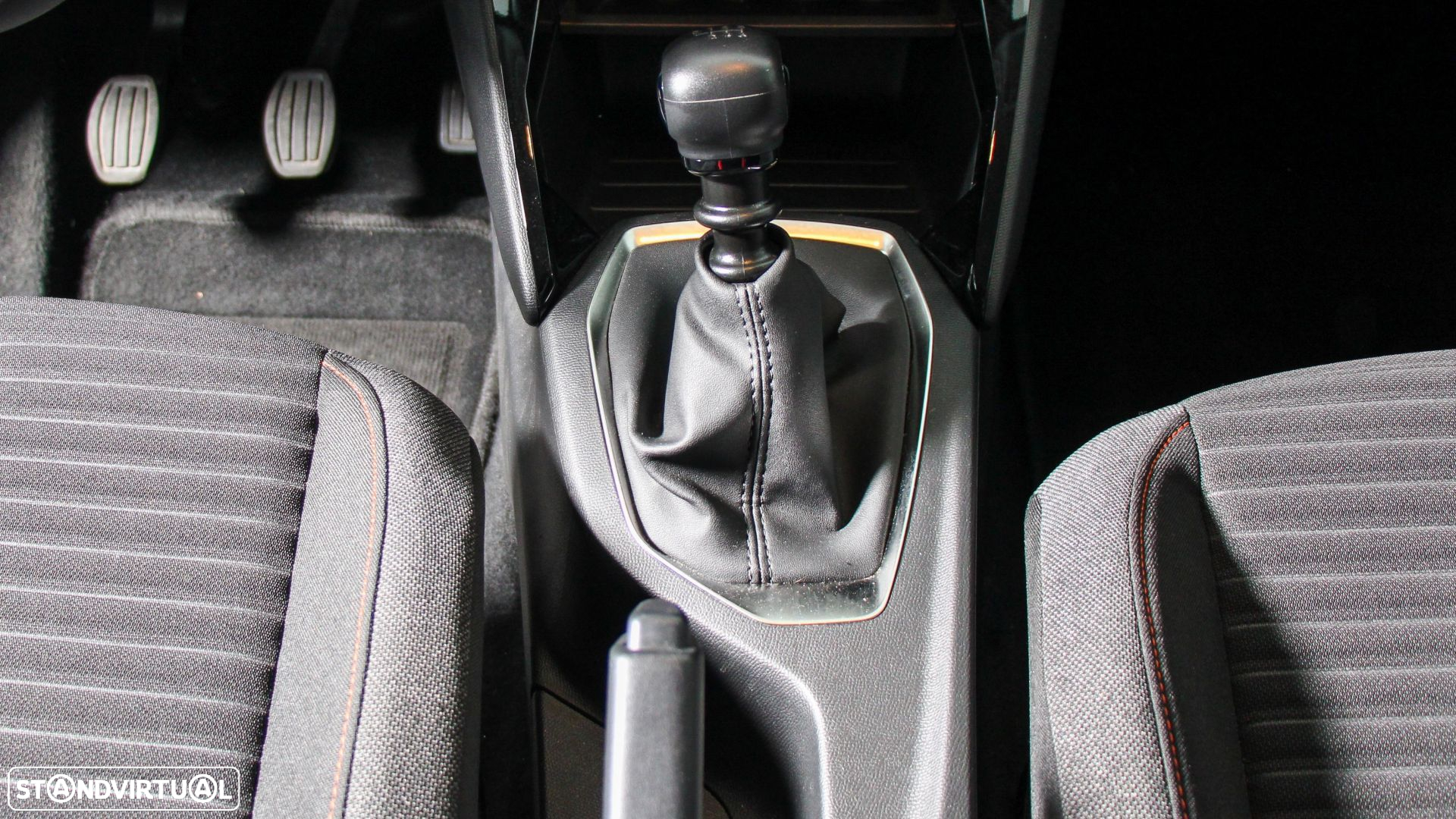 Peugeot 208 1.2 PureTech Active Pack - 17