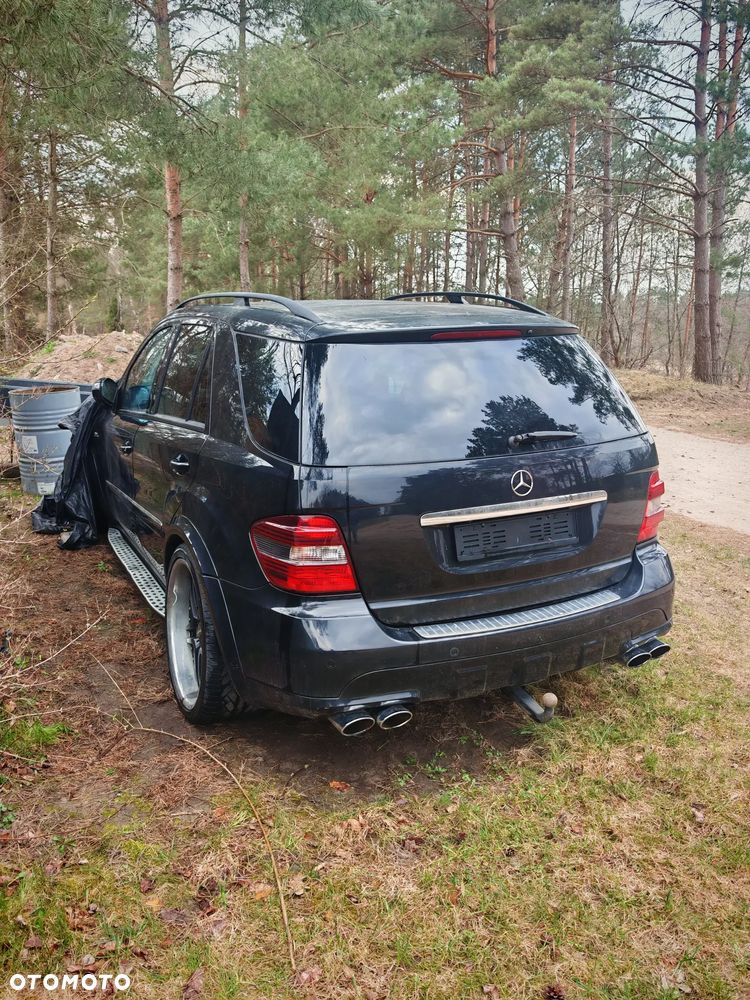 Mercedes-Benz ML 63 AMG 4Matic 7G-TRONIC - 2