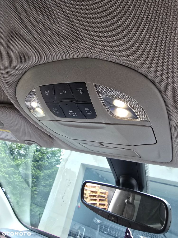 Chrysler Pacifica - 27