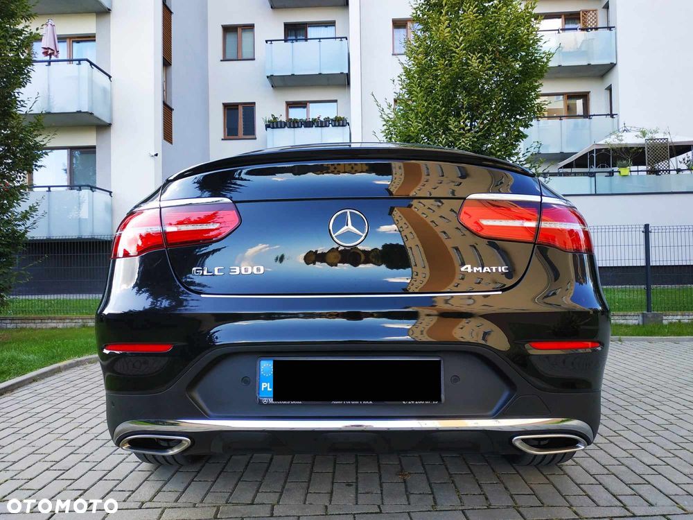 Mercedes-Benz GLC 300 4-Matic - 4