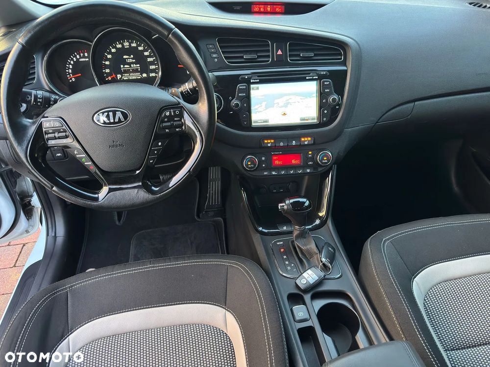 Kia Ceed - 9