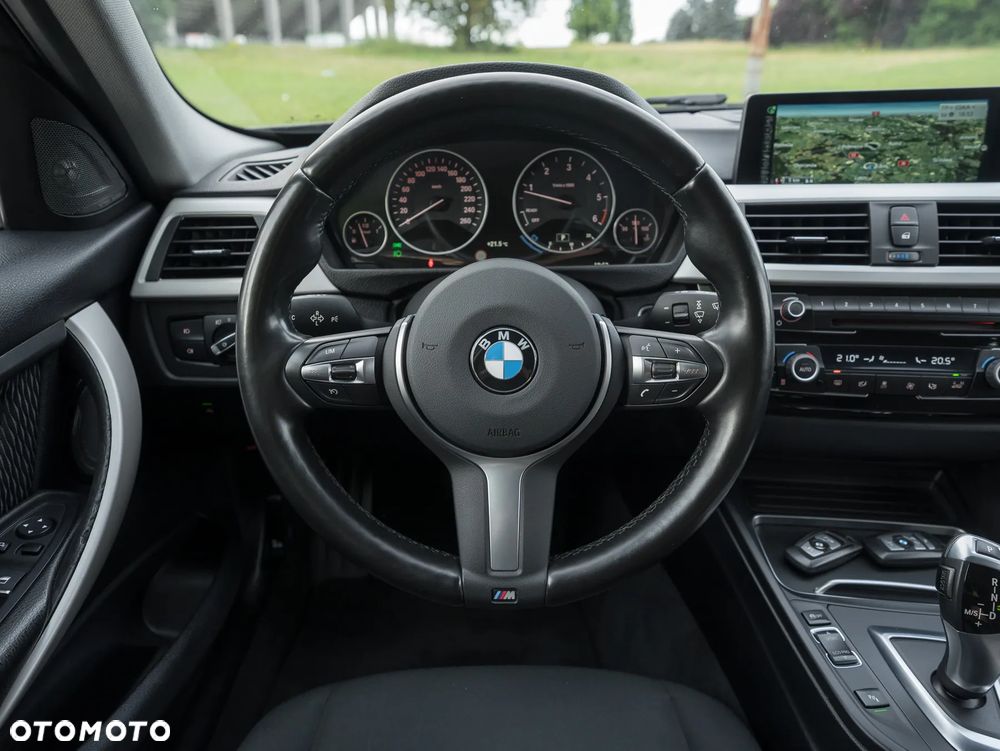 BMW Seria 3 318d Luxury Line - 23