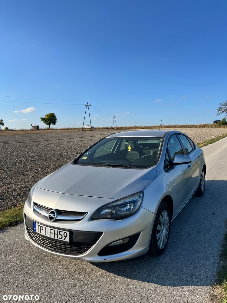 Opel Astra IV 1.6 CDTI Cosmo - 1