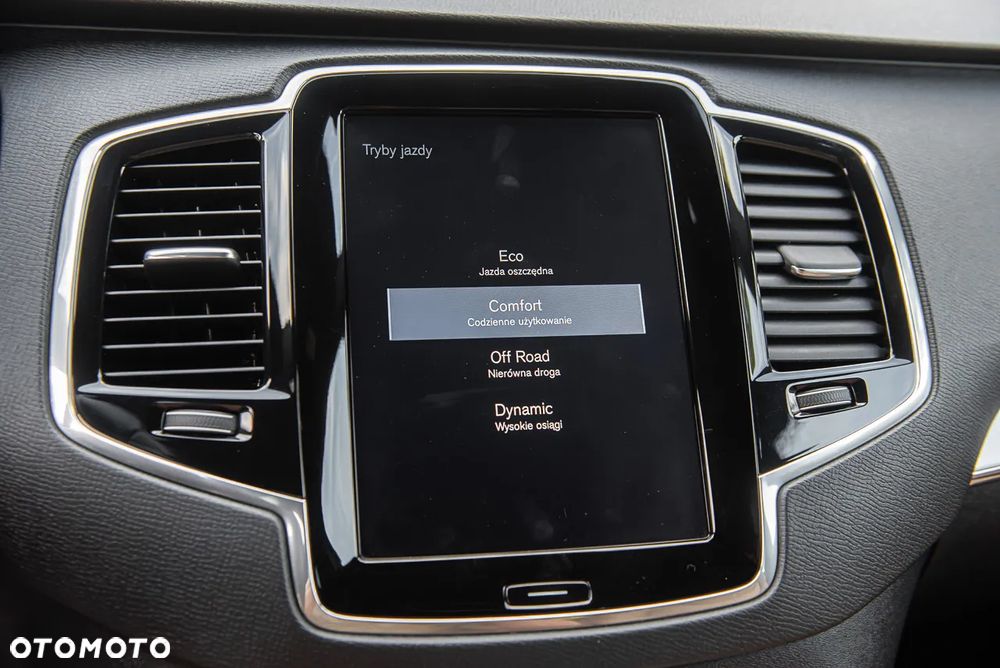 Volvo XC 90 D5 AWD R-Design - 24