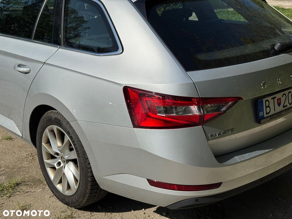 Skoda Superb 2.0 TDI SCR Ambition DSG - 36