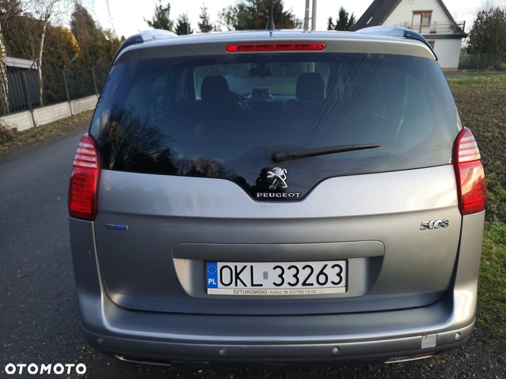 Peugeot 5008 - 8