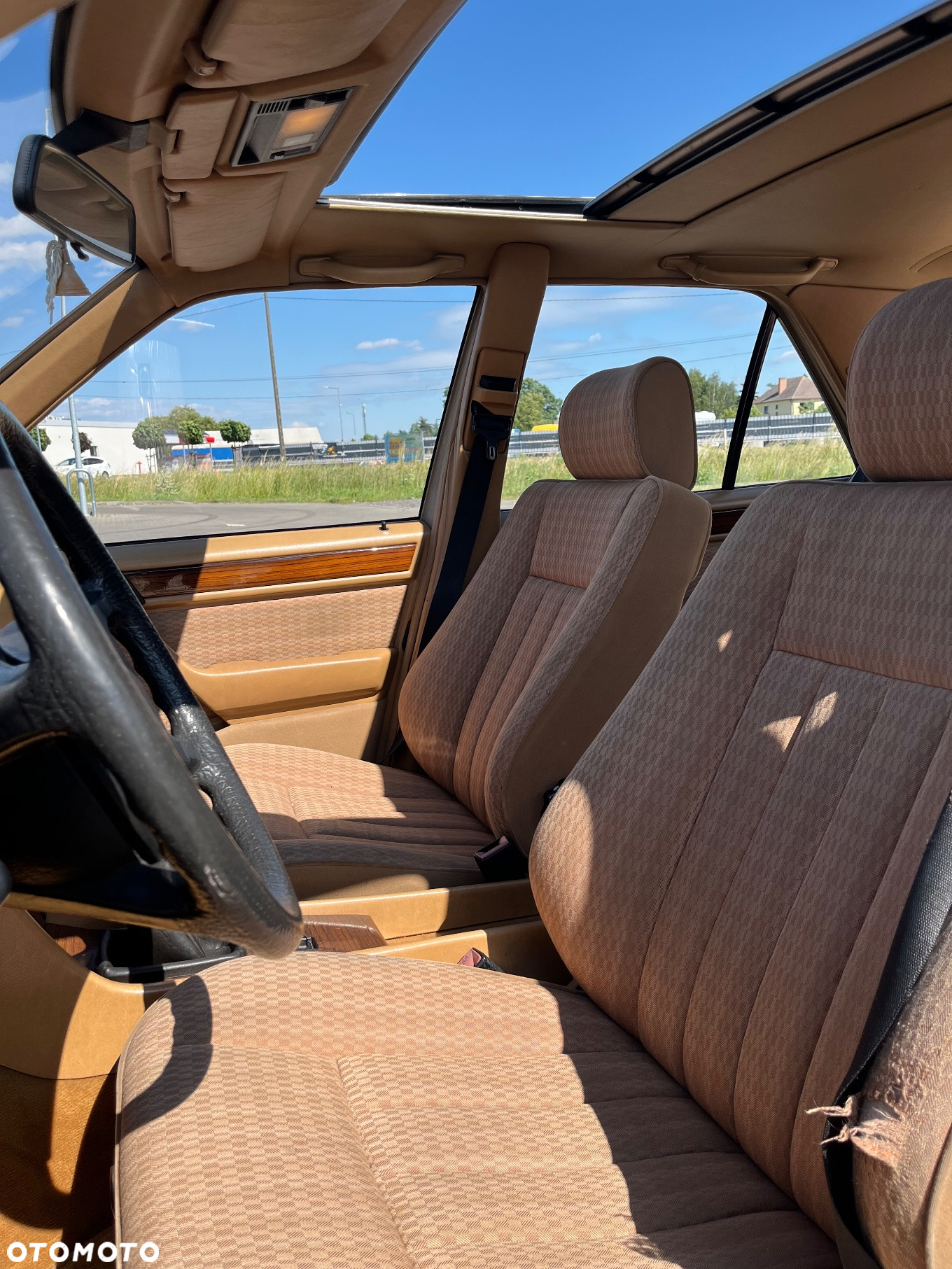 Mercedes-Benz W124 (1984-1993) - 12
