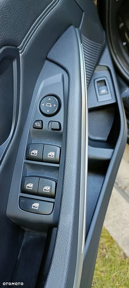 BMW Seria 3 320d Sport Line - 13