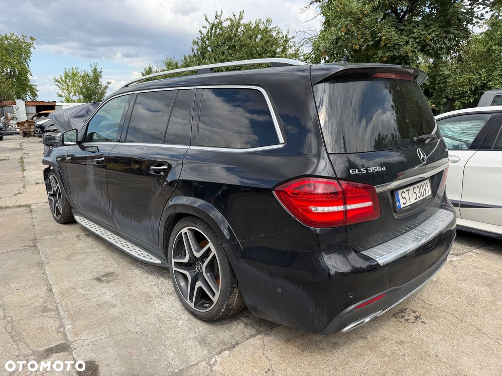 Mercedes-Benz GLS - 1