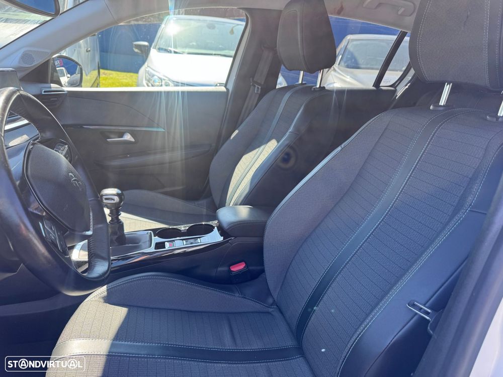 Peugeot 208 1.2 PureTech Allure - 17