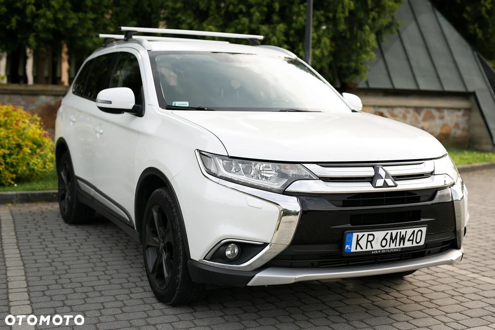 Mitsubishi Outlander - 2