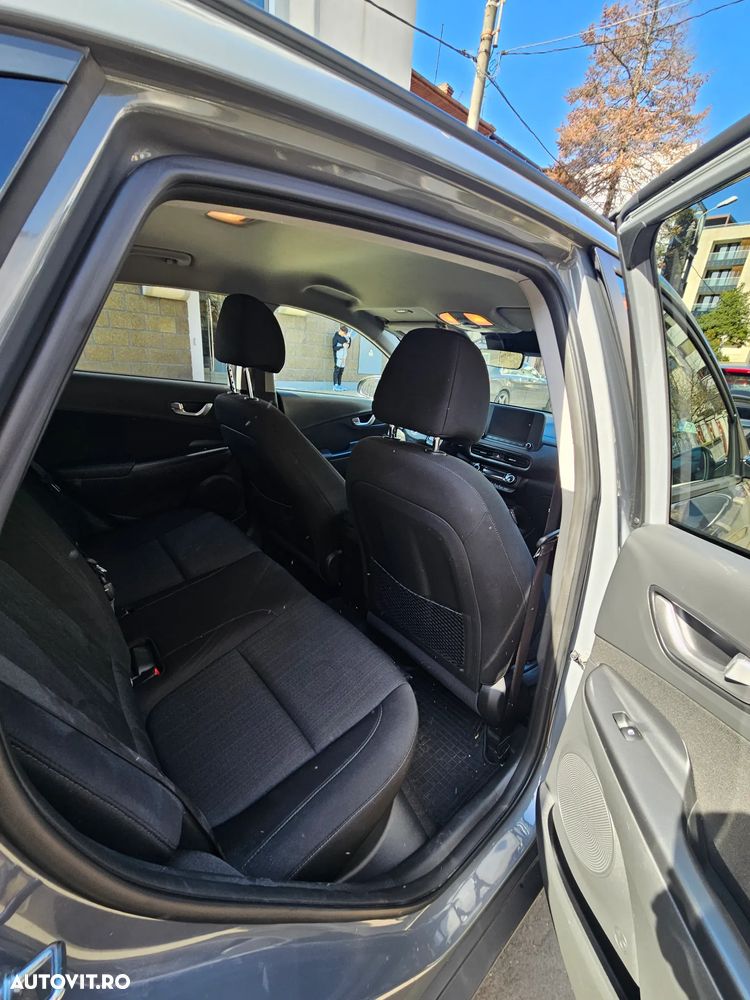 Hyundai KONA - 8