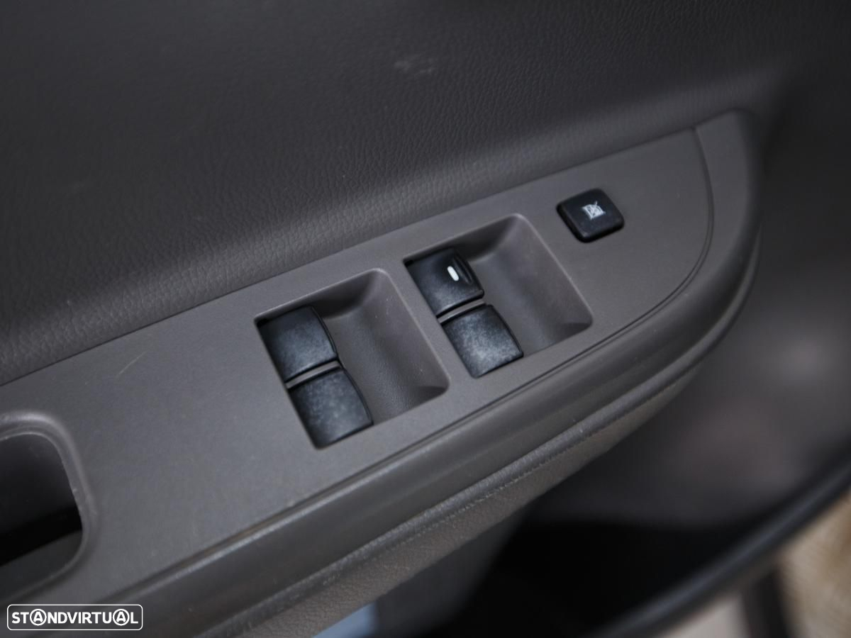 Mitsubishi L200 - 15