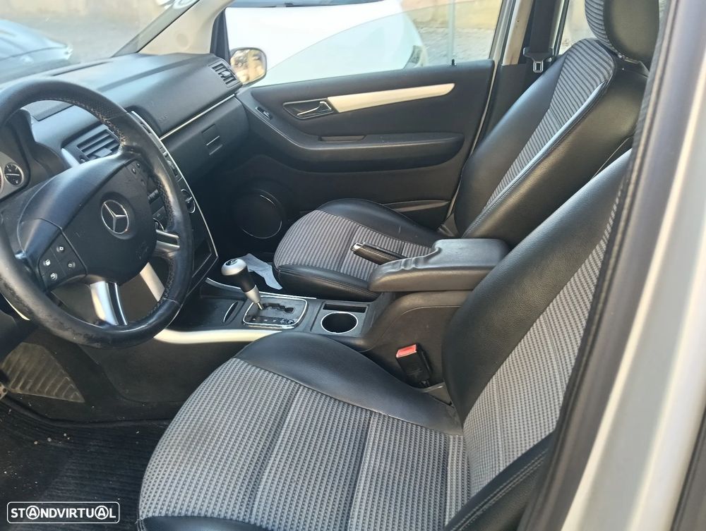 Mercedes-Benz B 180 CDi Autotronic - 17