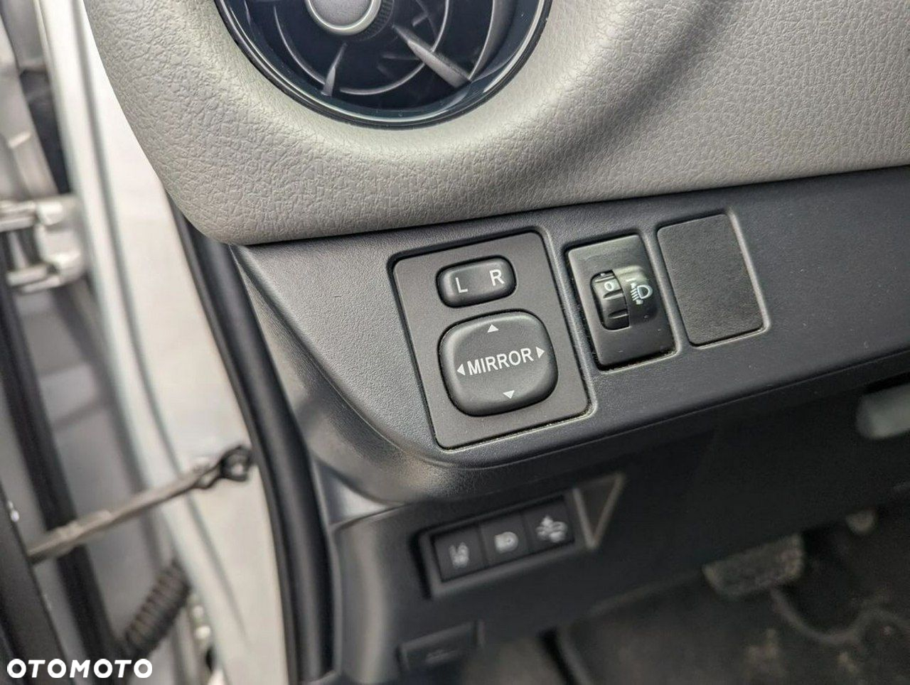 Toyota Yaris 1.5 Dynamic CVT - 9