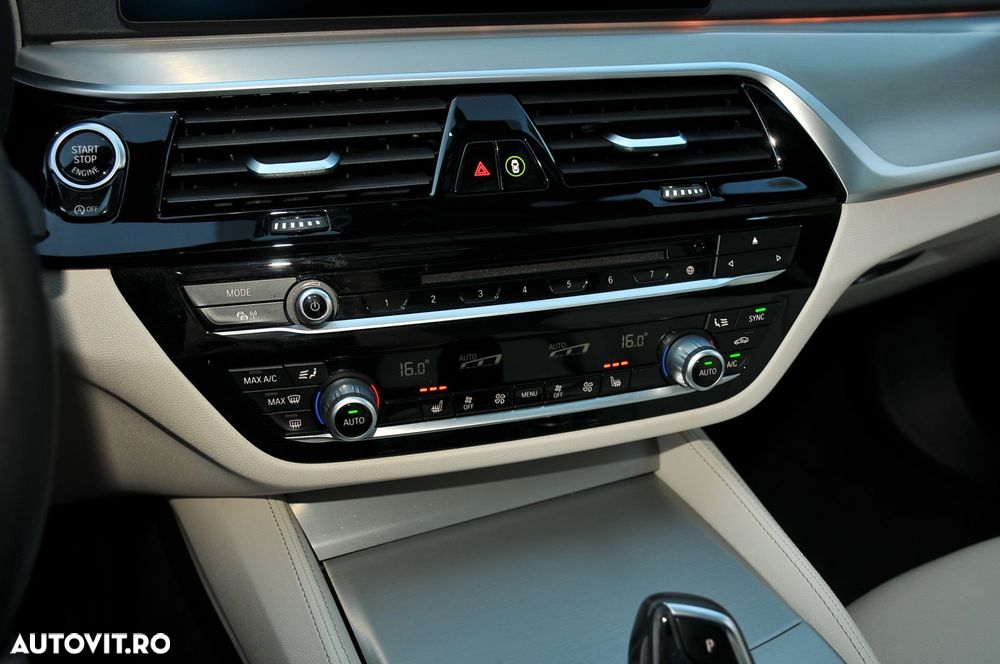 BMW Seria 5 520d Aut. M Sport Edition - 12