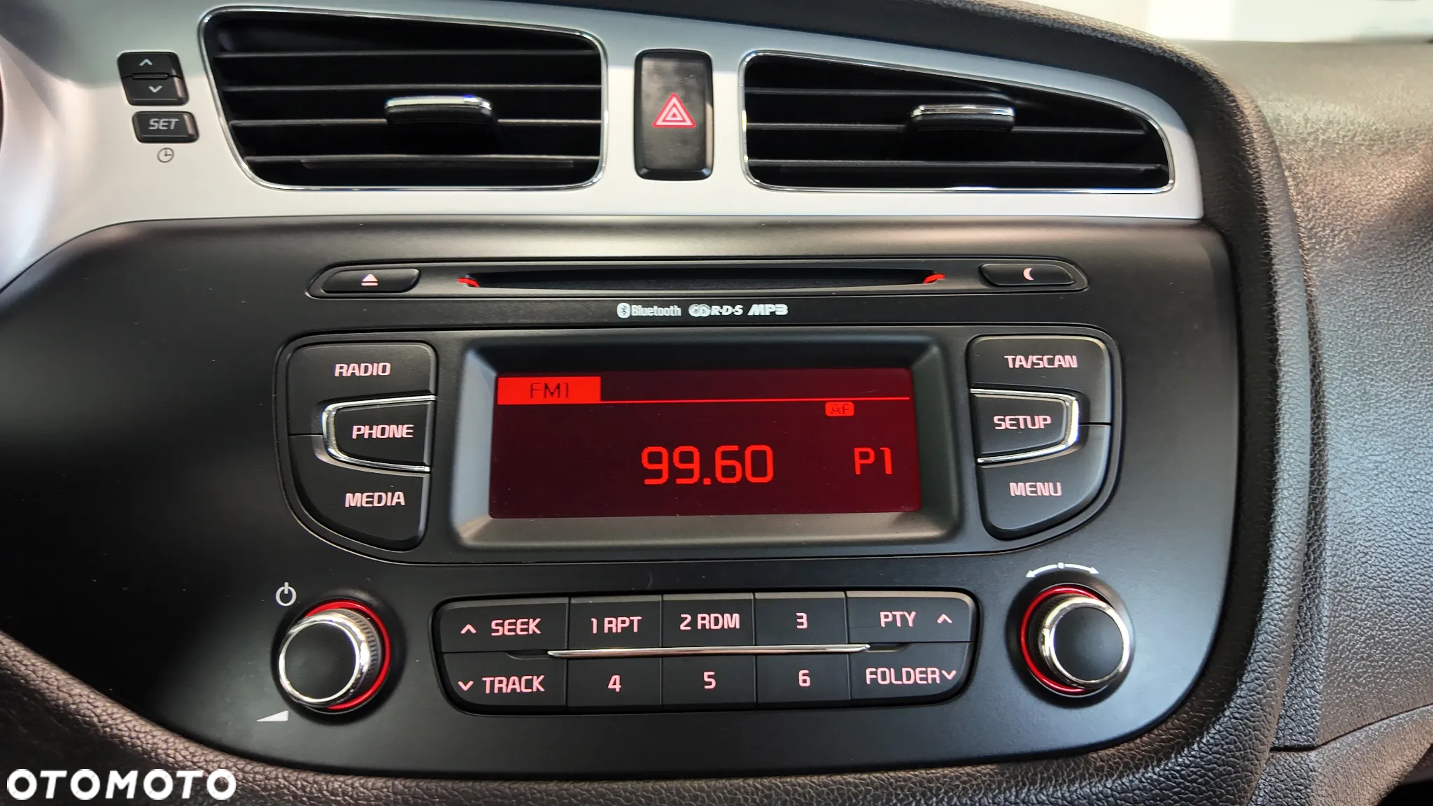 Kia Ceed 1.4 CVVT Dream Team Edition - 26