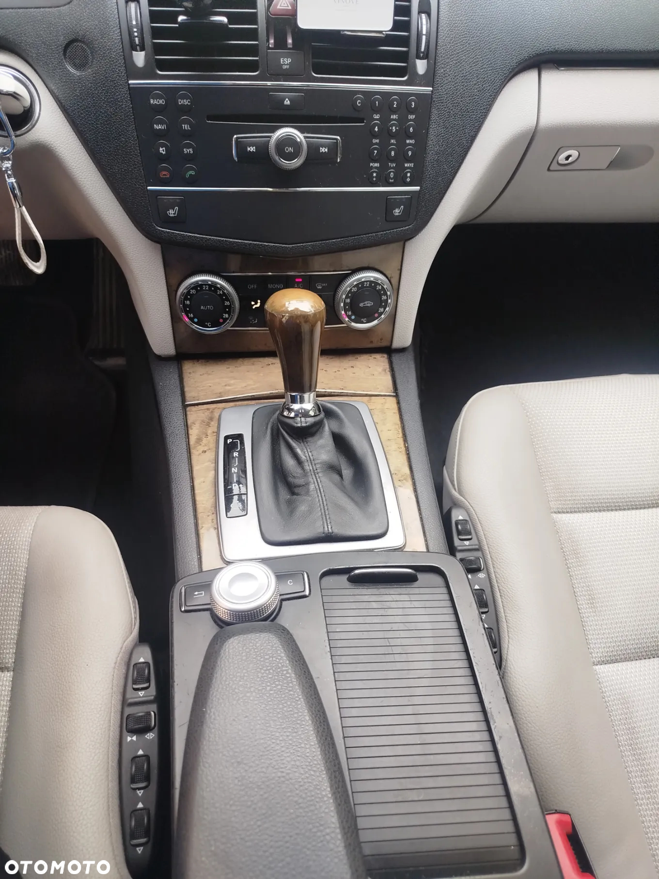 Mercedes-Benz Klasa C 220 T CDI DPF Automatik Avantgarde - 28