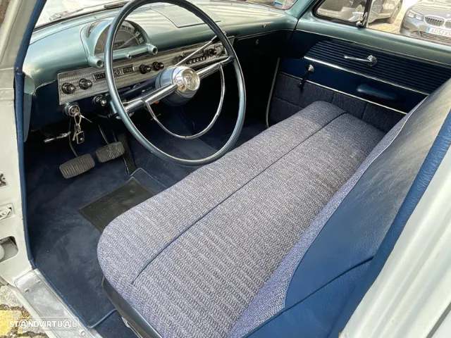 Ford Crestline - 27