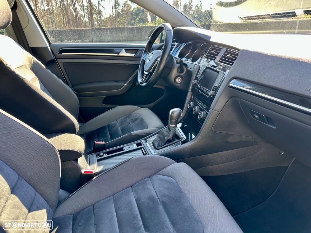 VW Golf 1.6 TDi Highline DSG - 36