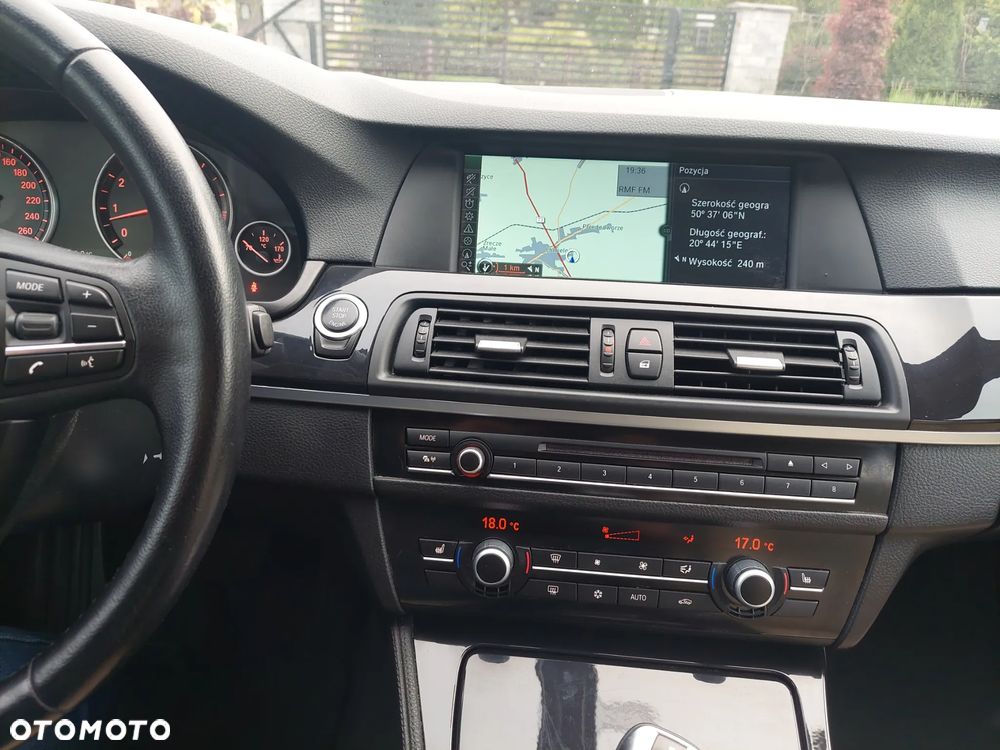BMW Seria 5 528i Sport-Aut - 20