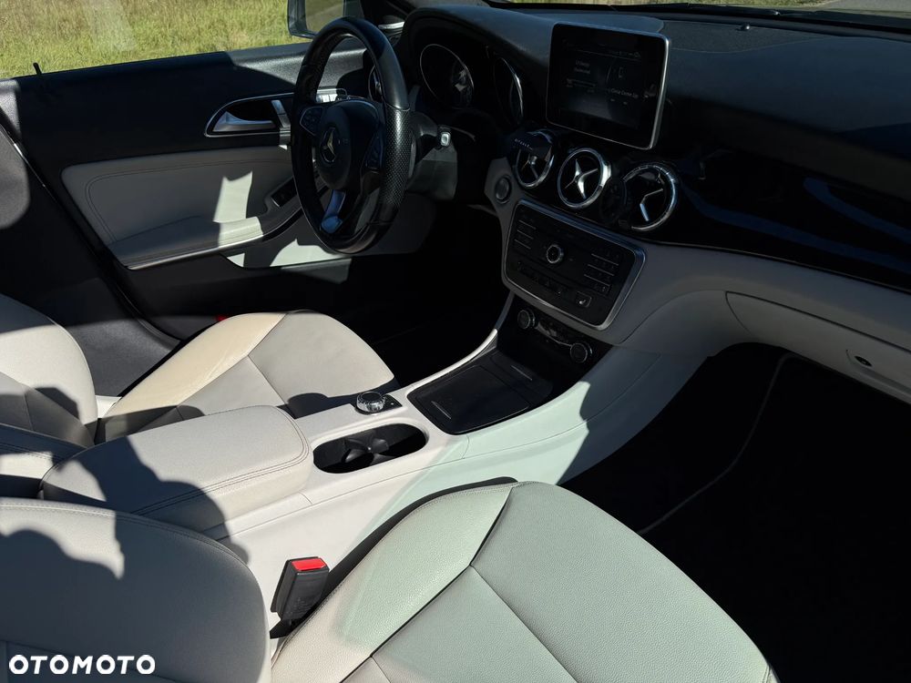 Mercedes-Benz CLA - 17