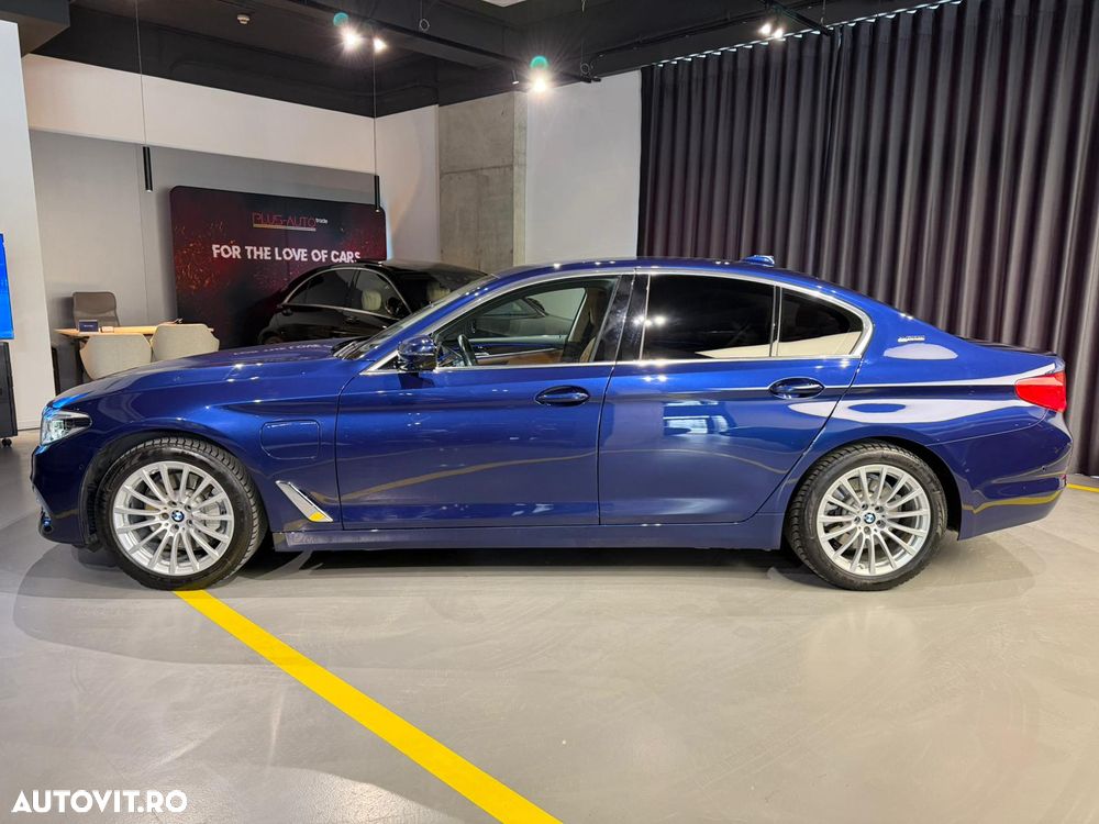BMW Seria 5 530e Aut. Luxury Line - 12