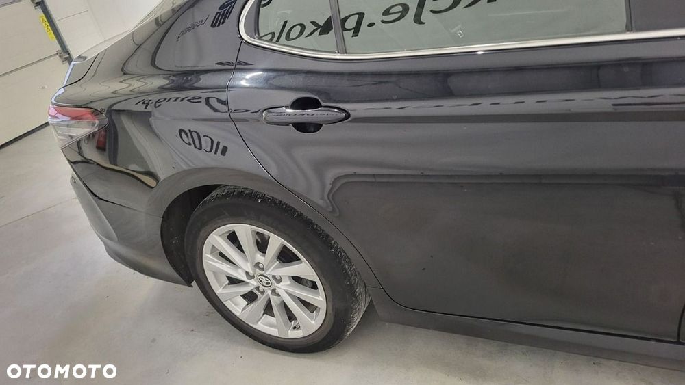 Toyota Camry - 5