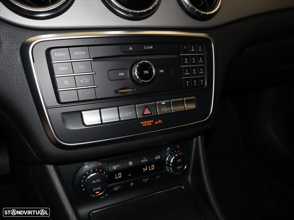 Mercedes-Benz CLA 200 d 7G-DCT Urban - 27