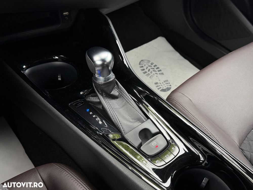 Toyota C-HR Lounge - 18