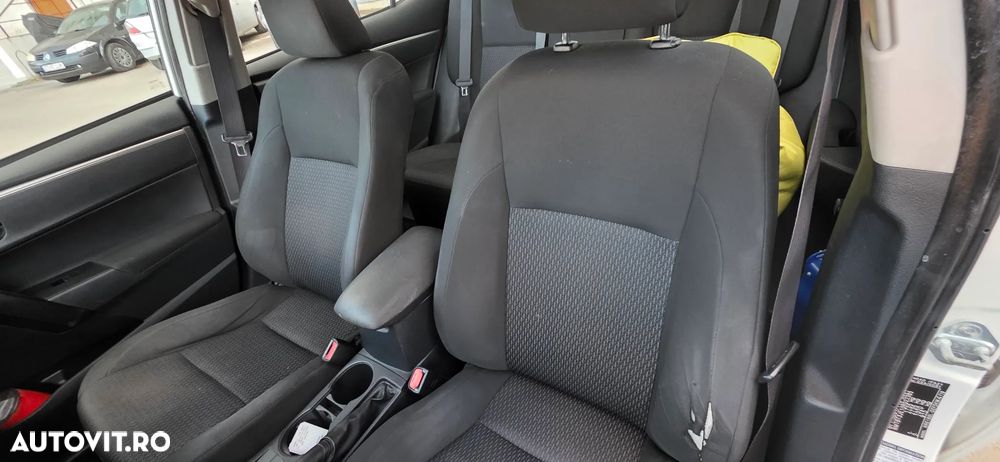 Toyota Corolla - 8