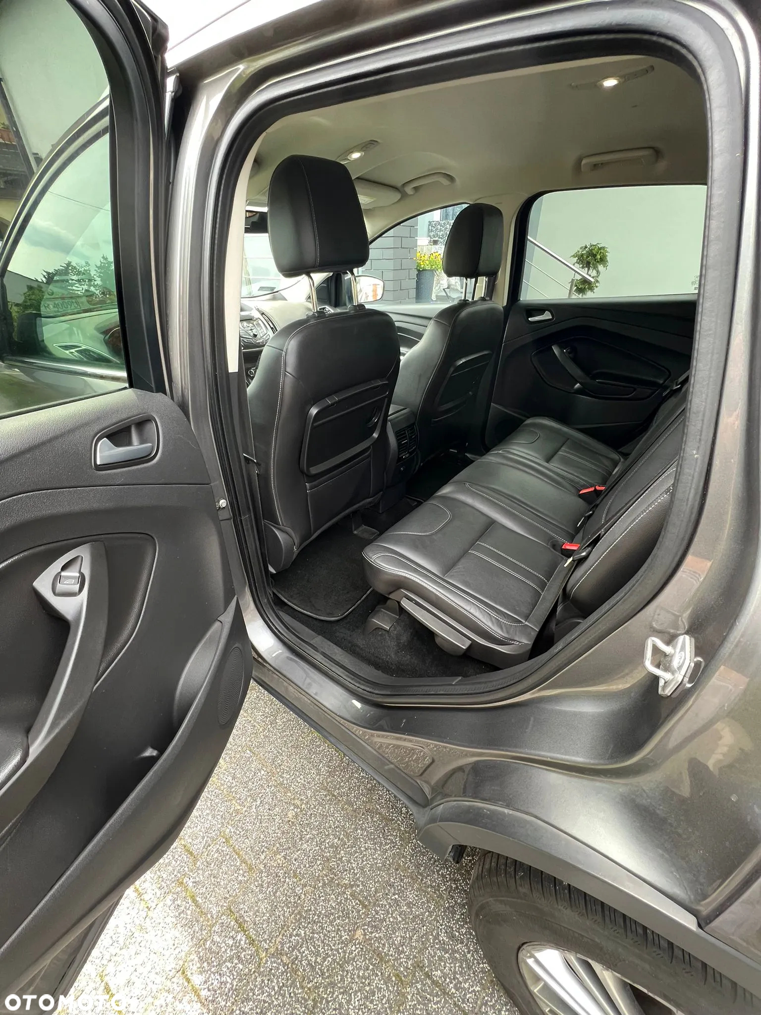 Ford Kuga - 8