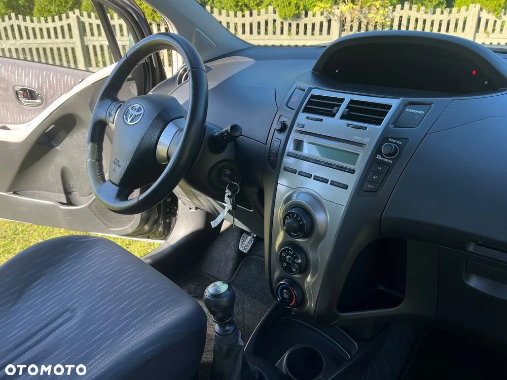 Toyota Yaris - 28