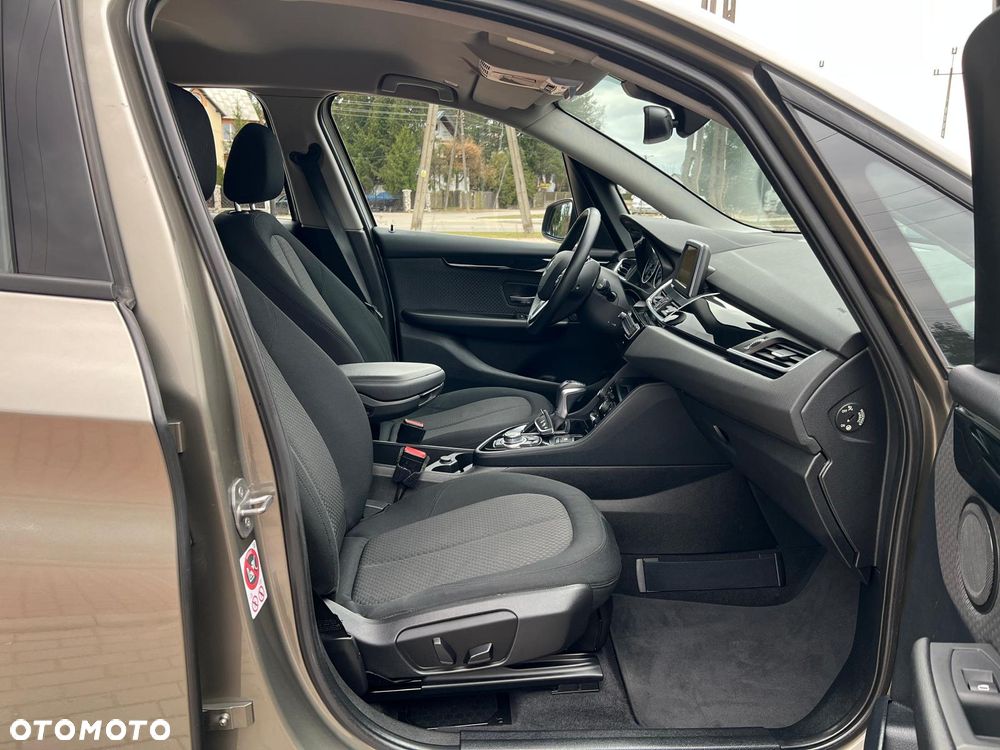 BMW Seria 2 218d Sport-Aut Sport Line - 12