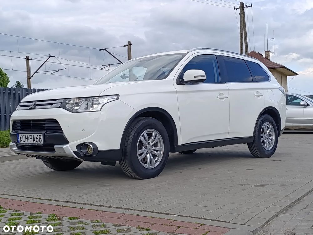 Mitsubishi Outlander 2.0 Intense + Navi 4WD CVT - 34