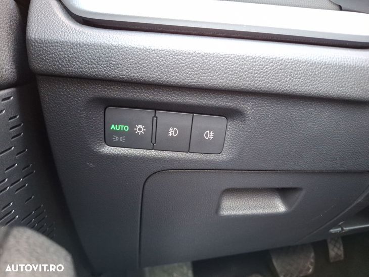 Skoda Octavia 2.0 TDI DSG Clever - 29