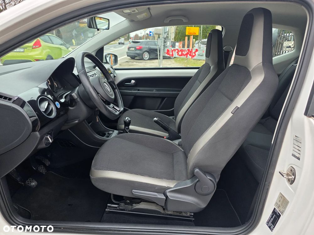 Volkswagen up! 1.0 take - 13