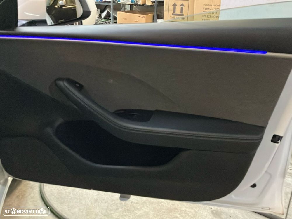 Tesla Model 3 - 21