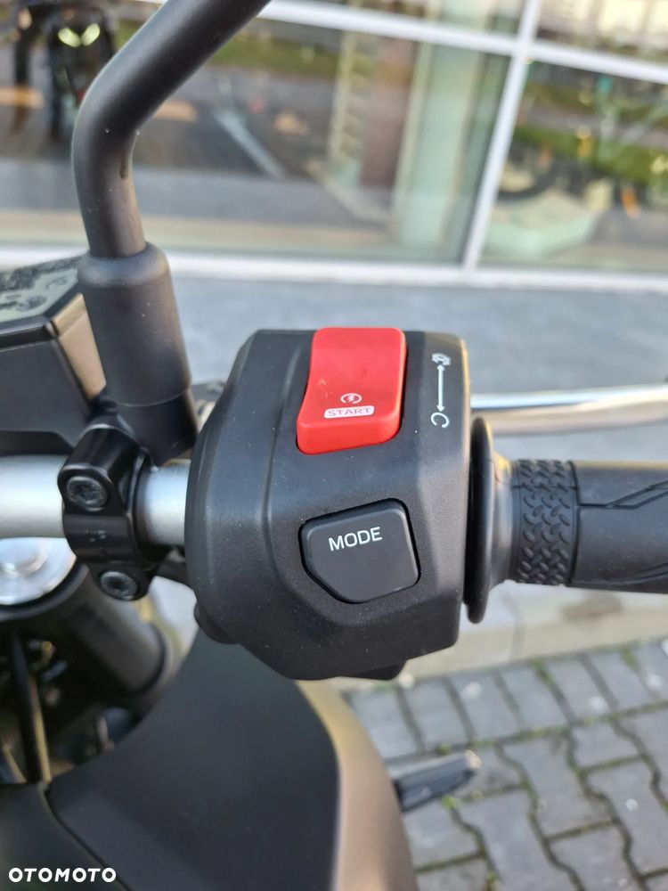 Yamaha MT - 16