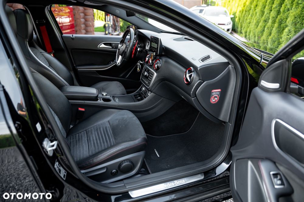 Mercedes-Benz Klasa A 250 4Matic 7G-DCT AMG Line - 23