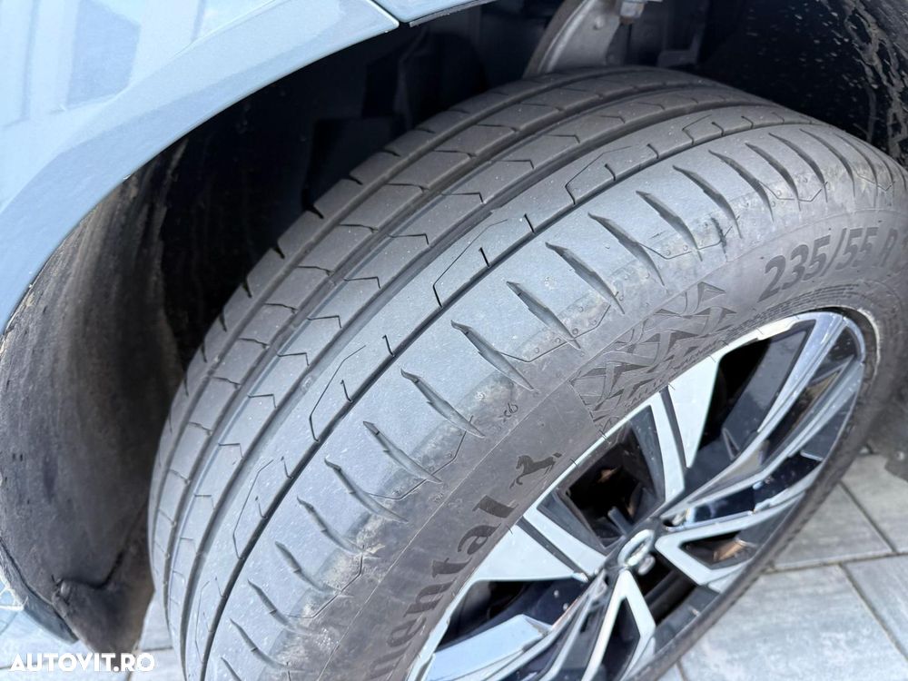 Volvo XC 60 B4 D Plus Dark - 12