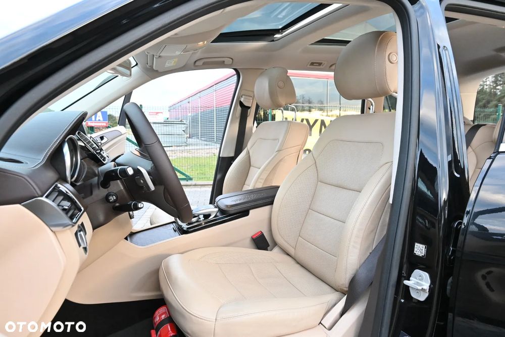 Mercedes-Benz GLS - 25