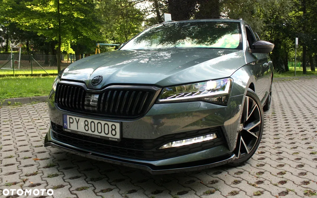 Skoda Superb Combi 2.0 TDI DSG Sportline - 4