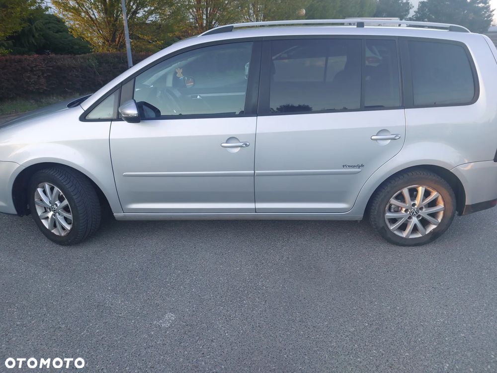 Volkswagen Touran 1.6 Freestyle - 2
